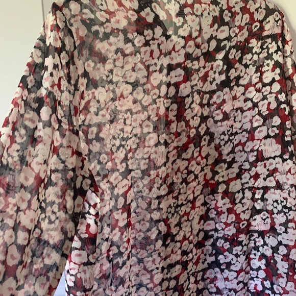 Black and red size med. long sleeve ladies. - Picture 4 of 4